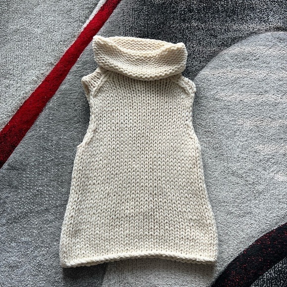 DKNY City Metallic Wool Blend Turtle Neck Sweater Tank - Picture 3 of 3